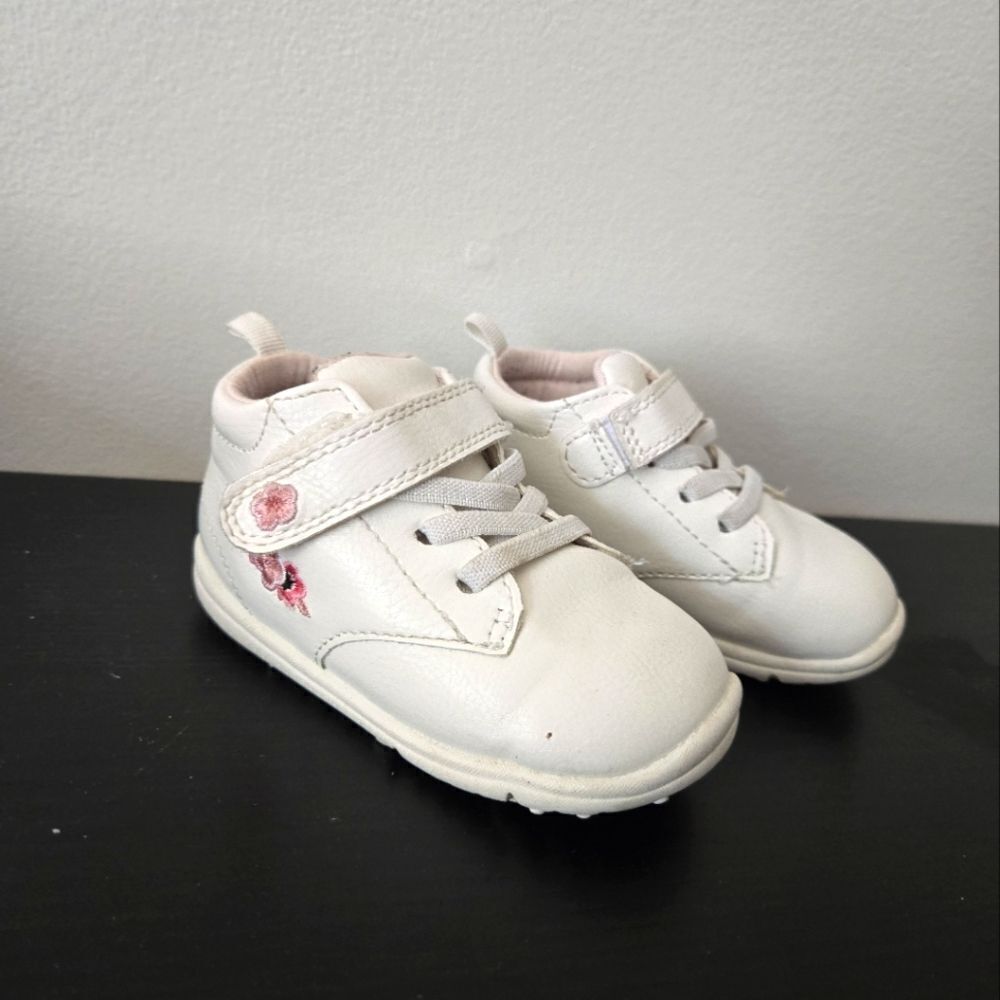 2/$15 Carter's shoes size 4.5